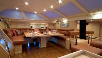 Luxury yacht Oyster 725 - Interior